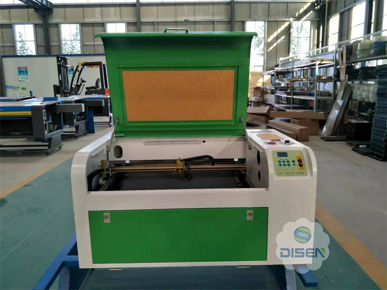 DS-HQ4060A Hochpräzise Mini-Multifunktions-4060-Leder-Acryl-Kunststoff-Holz-3D-Co2-Laserschneider 6040-Lasergravurmaschinen